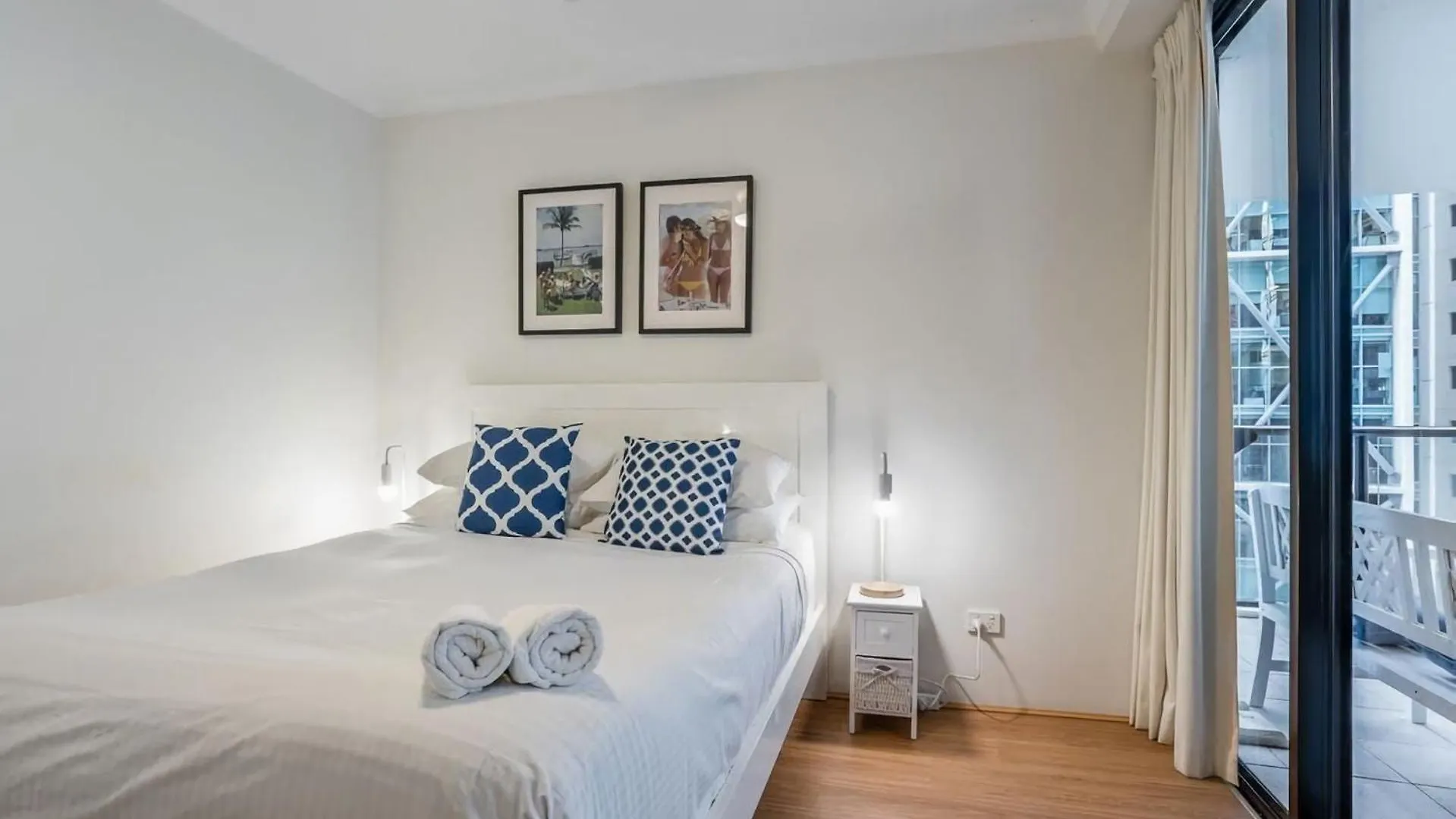 Stylish City Getaway With Pool Gym Parking Brisbane Apartment