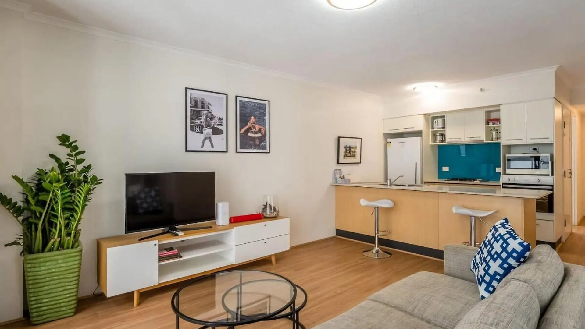 Stylish City Getaway With Pool Gym Parking Brisbane